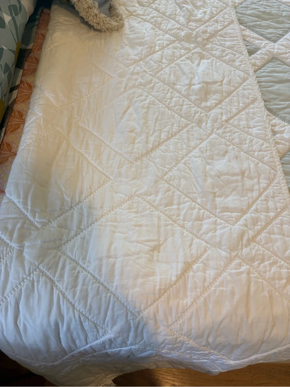 Serena & Lily Aqua and White Diamond Quilt Queen EUC